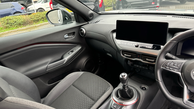 Nissan Juke 1.0 DiG-T N-Connecta 5dr Petrol Hatchback